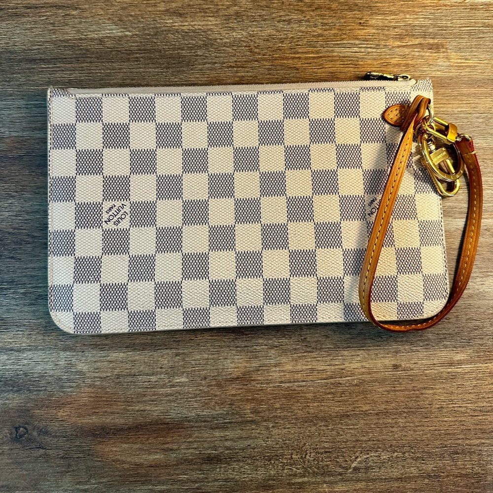Authentic Louis Vuitton Neverfull MM Wristlet